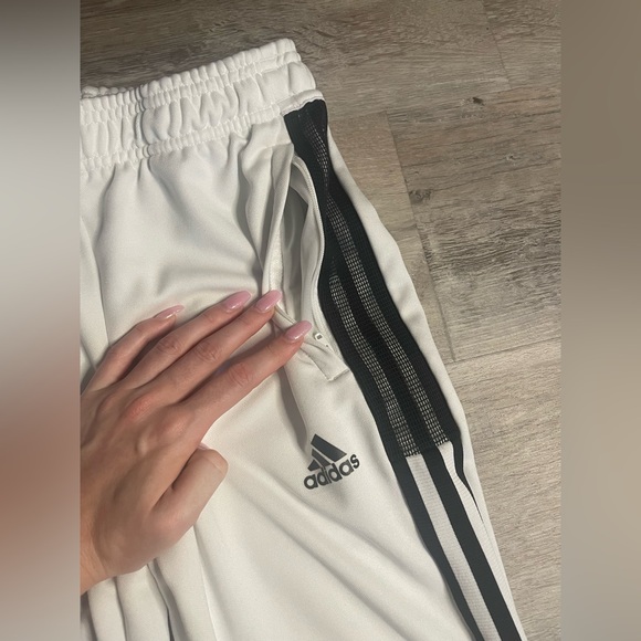 Adidas boys White track suit - Picture 10 of 14